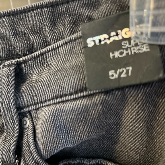 NWT SIMPLE SOCIETY Distressed Black Super High Rise Straight Jean - Picture 4 of 8